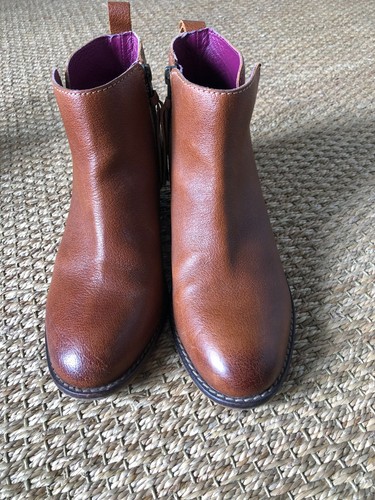 Tan leather white stuff - tan,