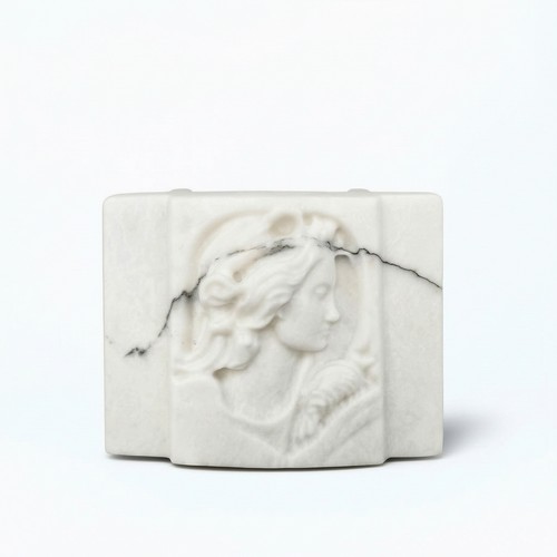 Sculpture with base - sculpture, stable