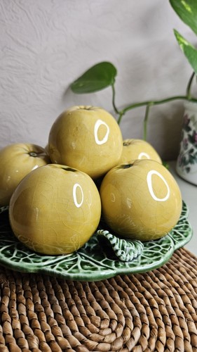 Vintage majolica trompe oeil - trompe, l'oeil