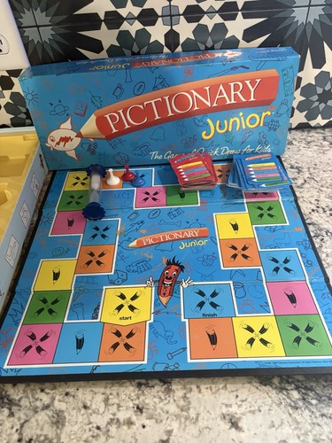 Pictionary junior board game - pictionary,