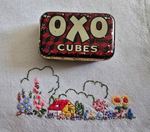 Vintage miniature oxo tin - tin, (73)