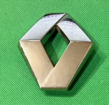 RENAULT - VINTAGE METAL CAR BADGE / EMBLEM (8200027424) - 93 X 75  MM
