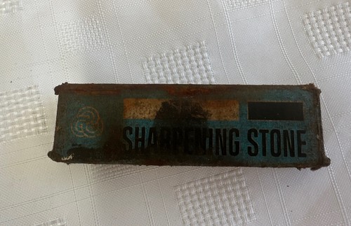 Vintage carborundum 149 - vintage, no