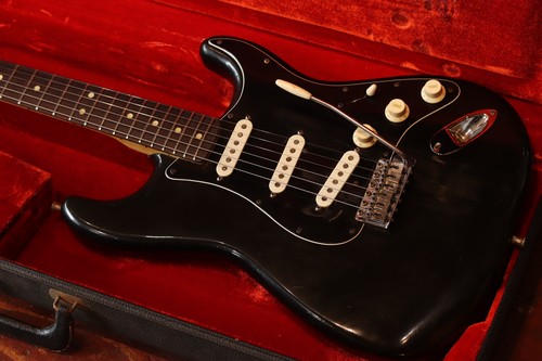Fender stratocaster 1977 used - stratocaster,