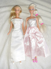 Vintage 1990s BARBIE Dolls Bride & Bridesmaid Set - Blonde Hair - Wedding Dress