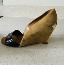 Classy Sergio Rossi Black & Beige real suede and patent leather Wedge Heels 38.5