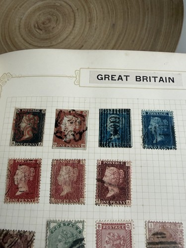 Old worldwide stamp album - worldwide,
