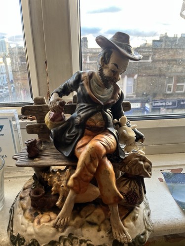 Large capodimonte tramp - capodimonte, figure