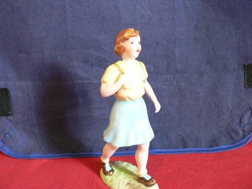 Beswick 1094 girl hiker - 1094,