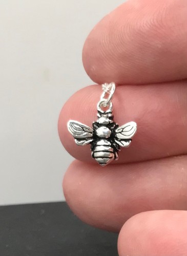 Small bumble bee - small, pendant