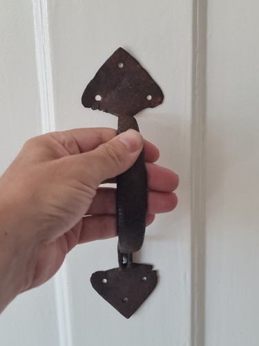 Cast iron antique arrow - cast, head