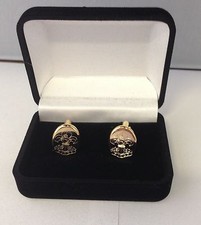 THE KINGS REGIMENT CREST