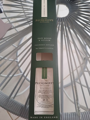Pecksniff oud wood vetiver - oud,