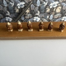 Wade 1983 KP Friars Monk Figures complete set. Exc condition. 