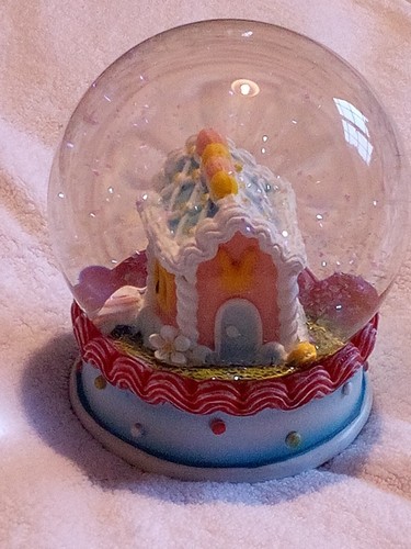 Maxx easter snowglobe - maxx,