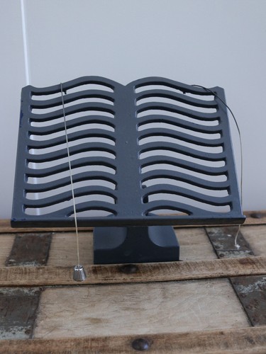Vintage victor cast iron - victor,