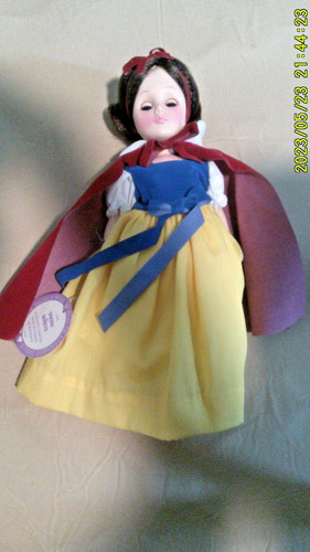 Vintage 1976 snow white - vintage,
