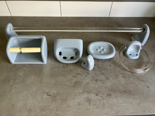 Retro bathroom fitments