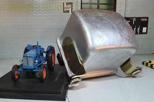 Fordson dexta power - power, major