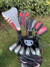 LOVELY SET OF MENS RIGHT HAND ADAMS GOLF CLUBS IN A MOTOCADDY LITE CART BAG.