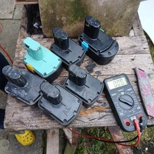 5 Hitachi Batteries 14,4v And 1 Hitachi Battery 18v