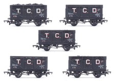 MAINLINE 'OO' GAUGE LOT OF 5 7