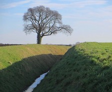 Photo 6x4 Drain between