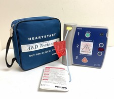 PHILIPS HEARTSTART FR2 DEFIB AED TRAINER 2 + TRAINING PADS IN CARRYBAG