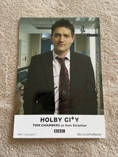 TOM CHAMBERS (HOLBY CITY) HAND SIGNED OFFICIAL BBC CAST CARD- UNDEDICATED