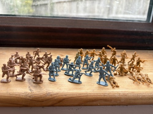 Job lot vintage plastic - lot,
