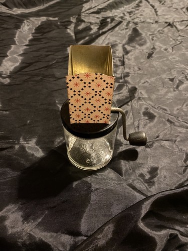 Vtg kitchen item - hand, crank
