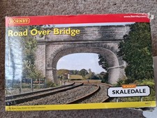 HORNBY Skaledale R8571 Road