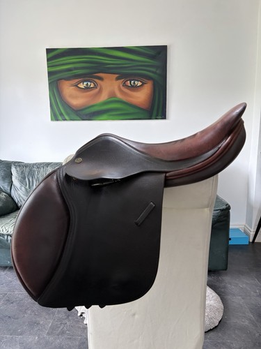 Mark todd jump saddle - todd,