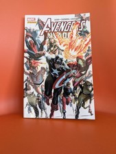 2010 Marvel Avengers / Invaders TPB Ross,Krueger,Sadowsi (B3)