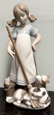 LLADRO 5232 PLAYFUL KITTENS Girl w/Cats Porcelain FIGURINE Excellent Condition 