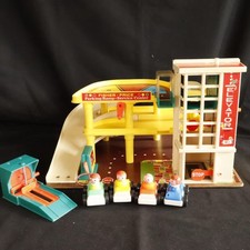 Fisher Price Garage #930
