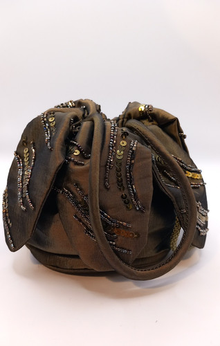 Beautful petal design - design, khaki