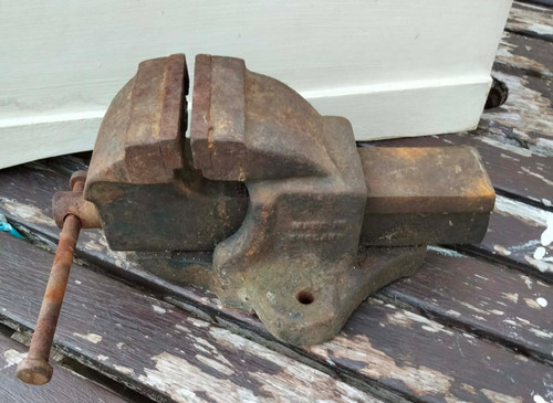 Metal engineers bench vice