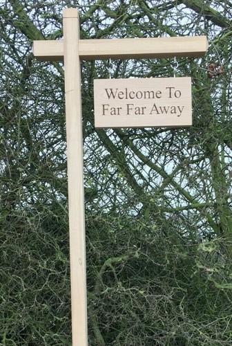 Free standing oak - standing,
