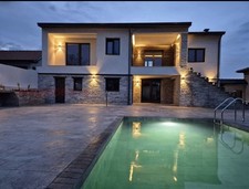 Spacious Detached House in