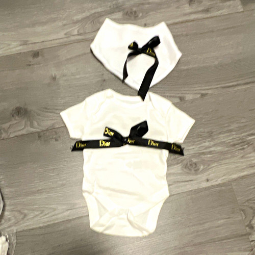 Newborn white 2pc bodysuit - newborn,