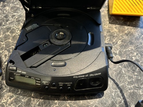Technics portable player - cd,
