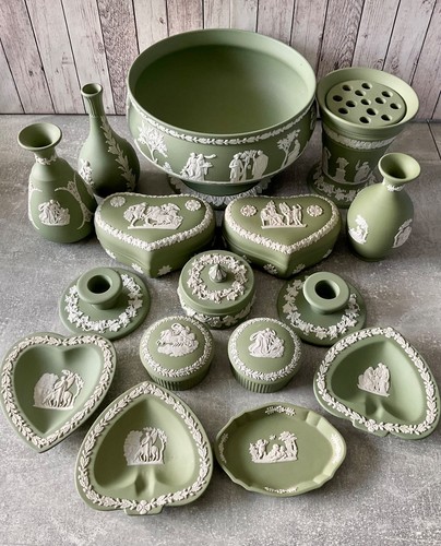 Wedgwood white sage green - on,