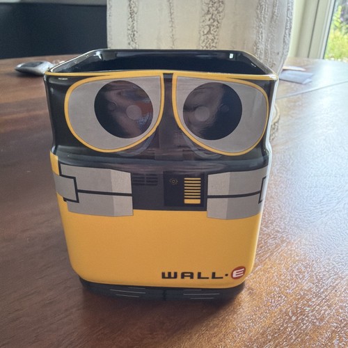 Disney store wall robot - wall-e,