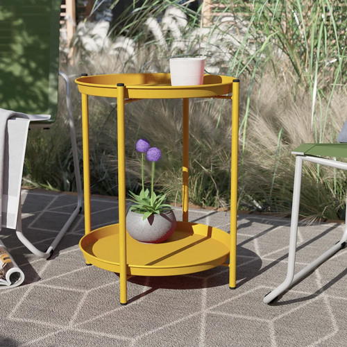 Grand patio side - side, table