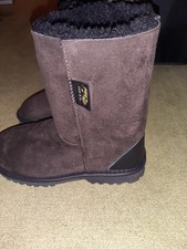 Celtic Sheepskin Boots 9 Aqualamb (please read for sizing as feels nearer 8.5-9)