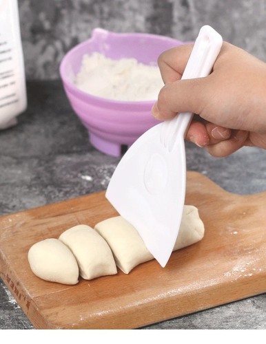 Cake dough scraper - dough,