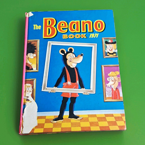 The beano book comic - book,