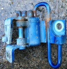 VW GOLF MK5 MK6 PASSENGER LEFT SIDE FRONT DOOR HINGE 1K0 831 411 Q - BLUE LC5J