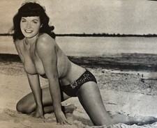 Vintage 1950s Betty Page Pinup